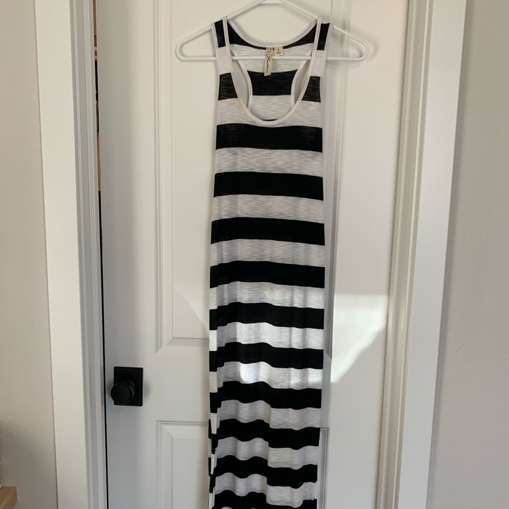 Feathers white and black striped maxi dress size Small